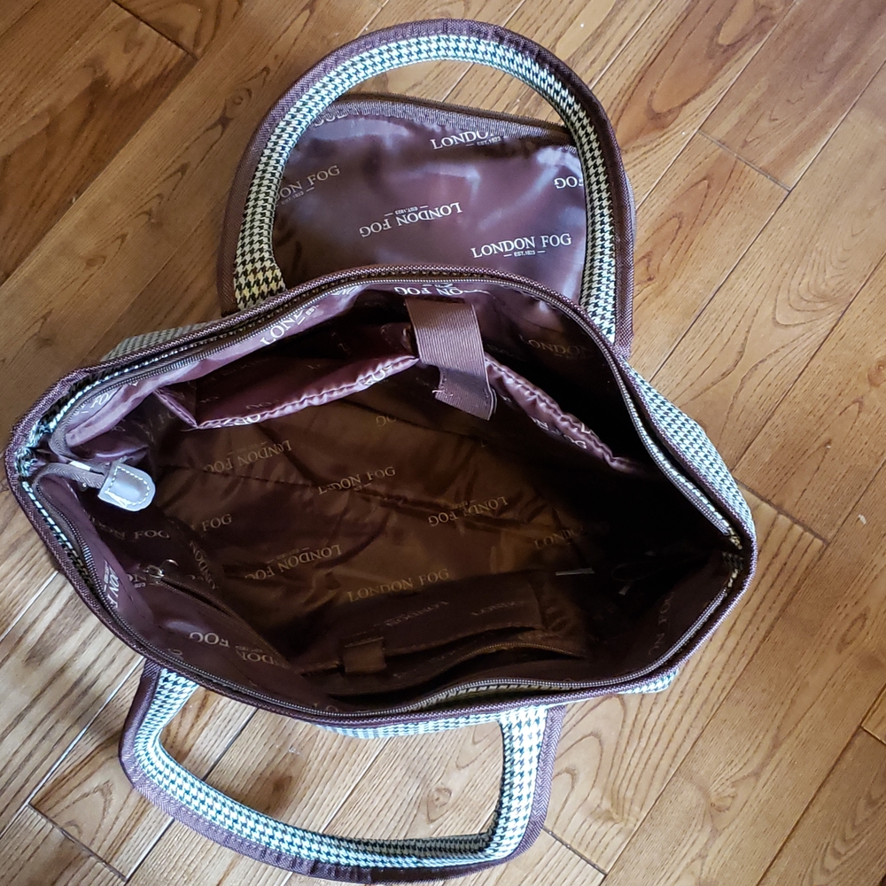 London Fog Stratford II 20" City Shopper